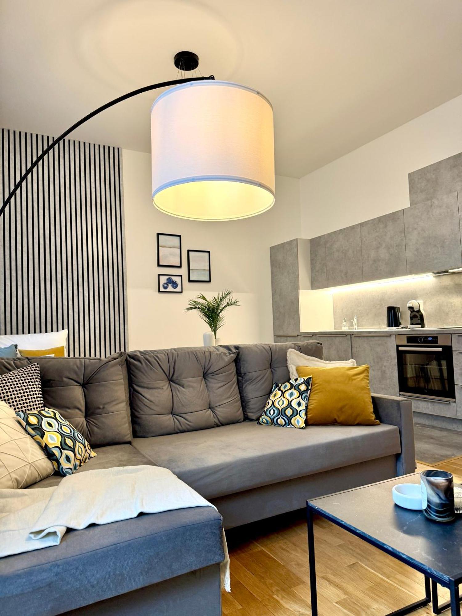 Royal Blue Wenceslas Apartment, Apartment *
